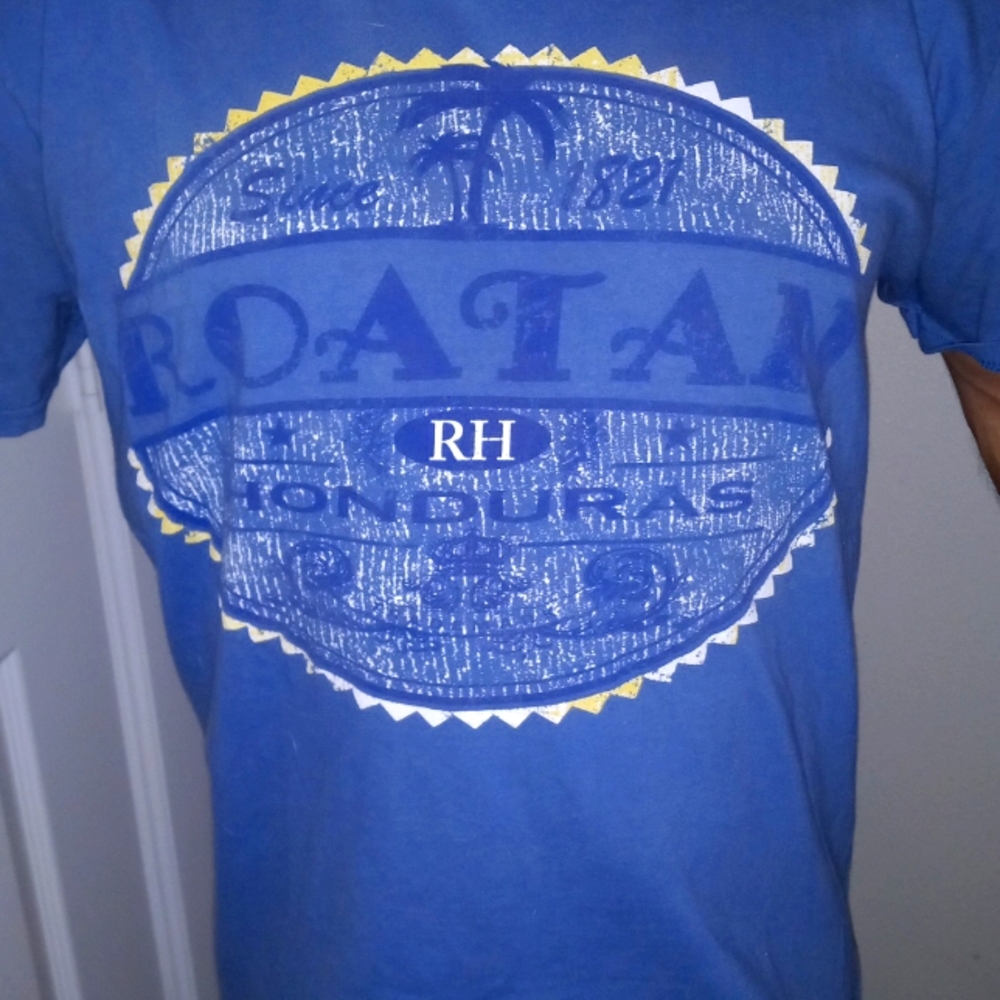 Souvenir blue t-shirt from Roatan Honduras.